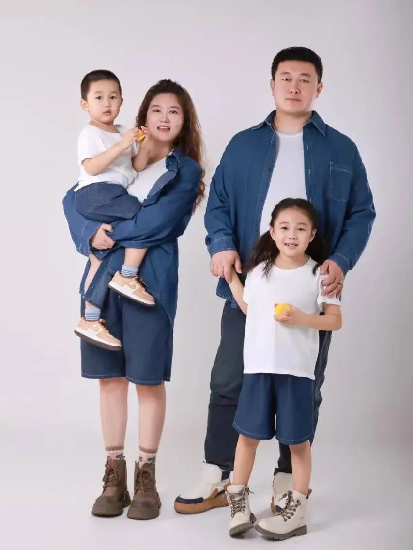 任鑫家庭（人力资源部）.jpg
